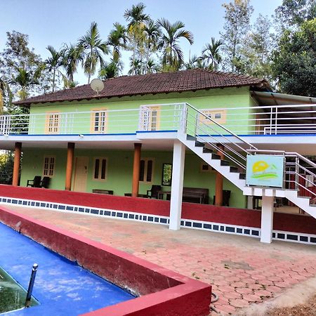 Villa Sambrama Wood House à Madikeri Extérieur photo