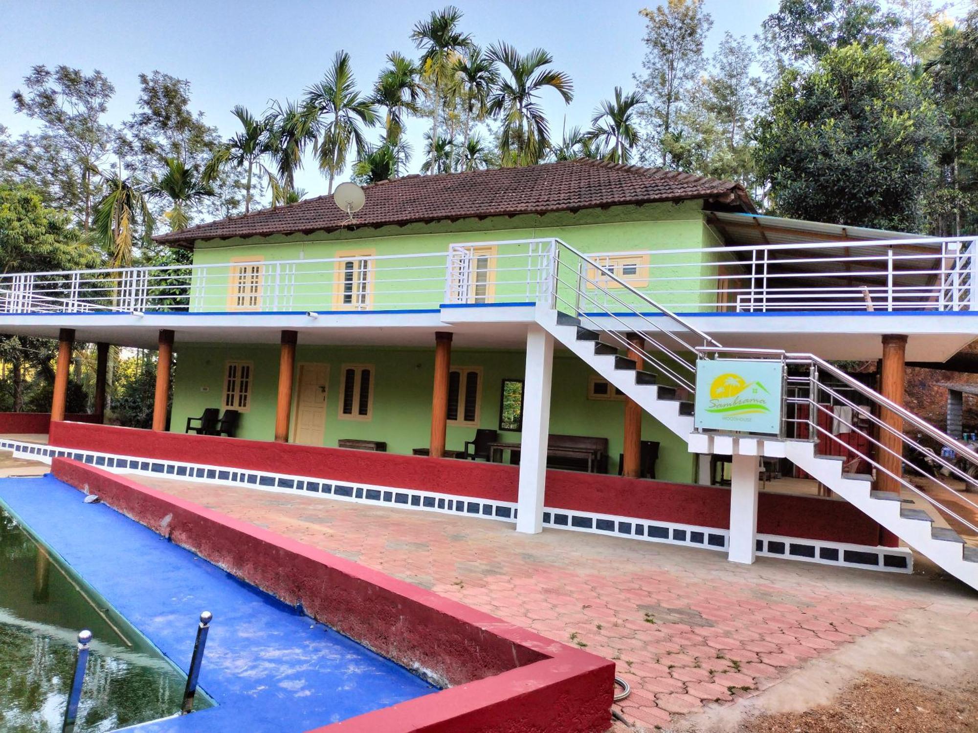Villa Sambrama Wood House à Madikeri Extérieur photo